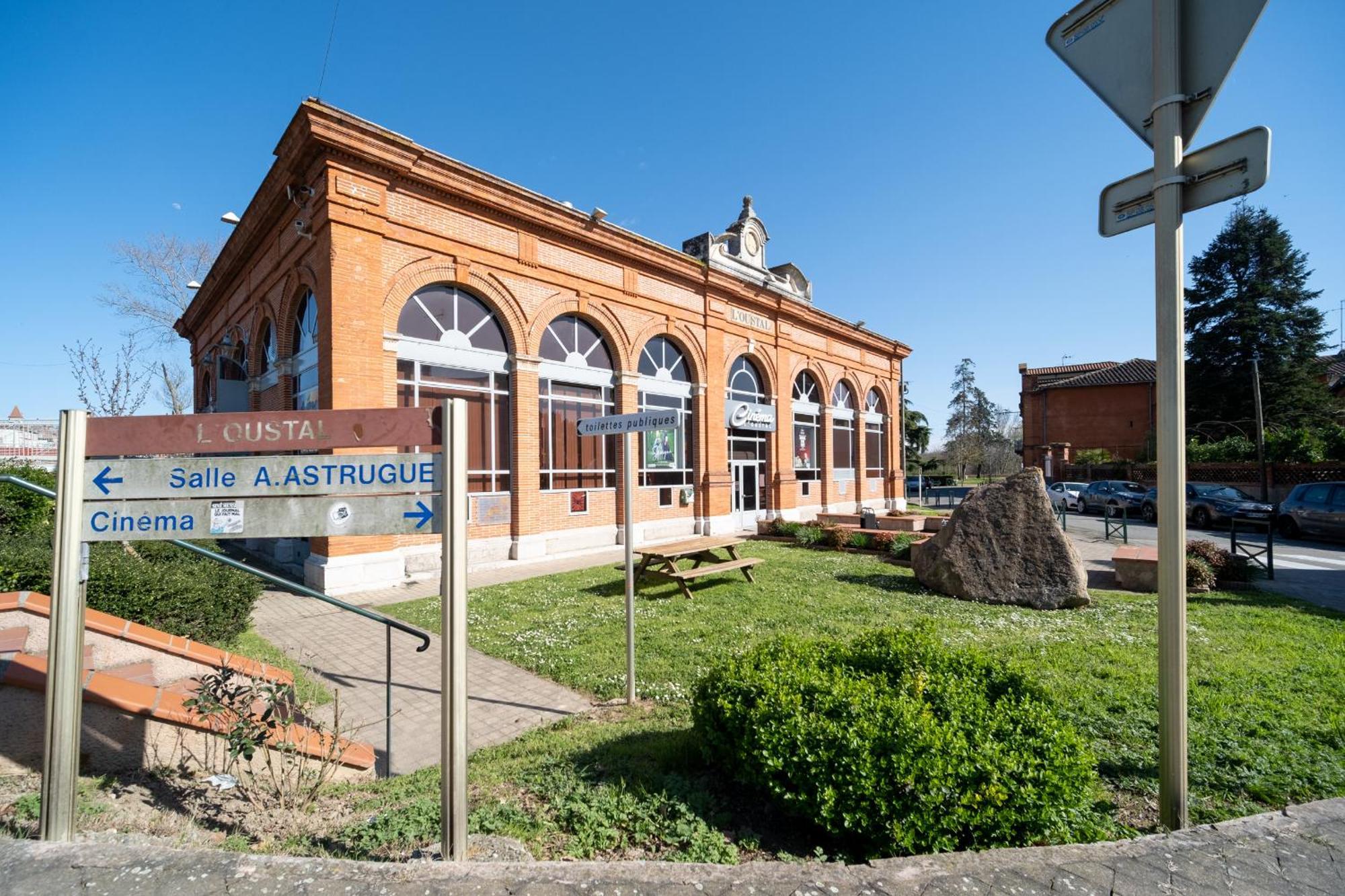 Evasions-Eclipse, Centre-Ville, Gare Auterive  Extérieur photo